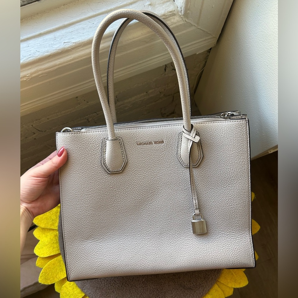 Michael Kors Gray Pebbled Leather Mercer Tote